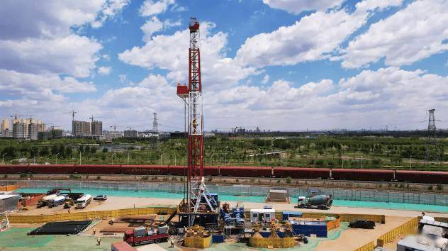 華晨寶馬地?zé)崮芄┡?xiàng)目啟動(dòng) 預(yù)計(jì)每年可實(shí)現(xiàn)碳減排18000噸-地大熱能 華晨寶馬地?zé)崮芄┡?xiàng)目啟動(dòng) 預(yù)計(jì)每年可實(shí)現(xiàn)碳減排18000噸-地大熱能