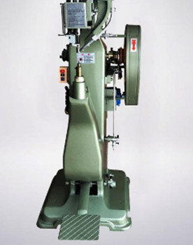 如何選擇徑向鉚接機(jī)生產(chǎn)廠家？