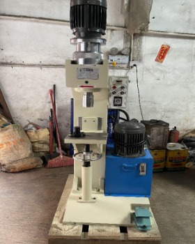 浙江鉚接機廠家進行選擇時應(yīng)該注意哪些問題？