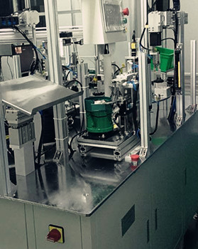 哪些因素會引起全自動送料鉚接機(jī)磨損？