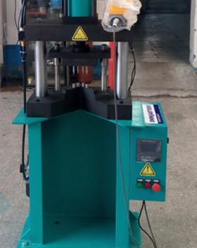 國內(nèi)有哪些鉚接機生產(chǎn)制造商？