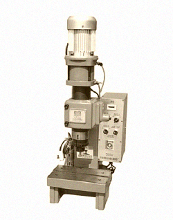 氣壓鉚接機在使用時要注意哪些事項？